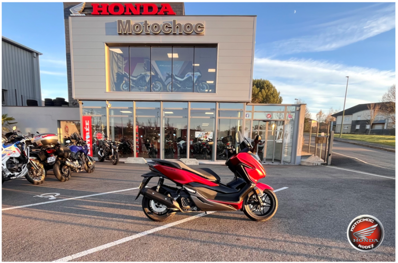 HONDA FORZA 125 - ONET LE CHATEAU