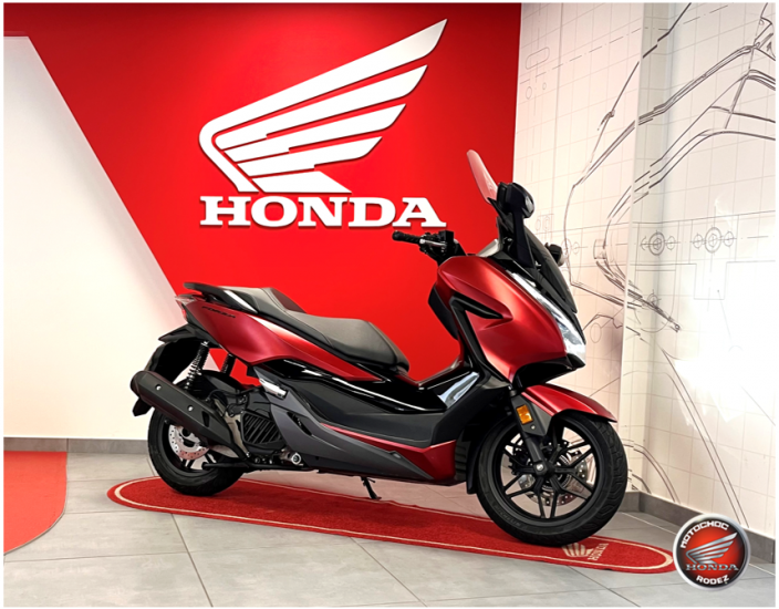 HONDA FORZA 125 - ONET LE CHATEAU