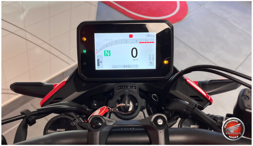 HONDA HORNET 500 - ONET LE CHATEAU