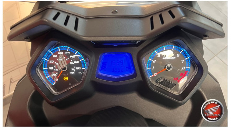 SYM JOYMAX Z 300 - ONET LE CHATEAU