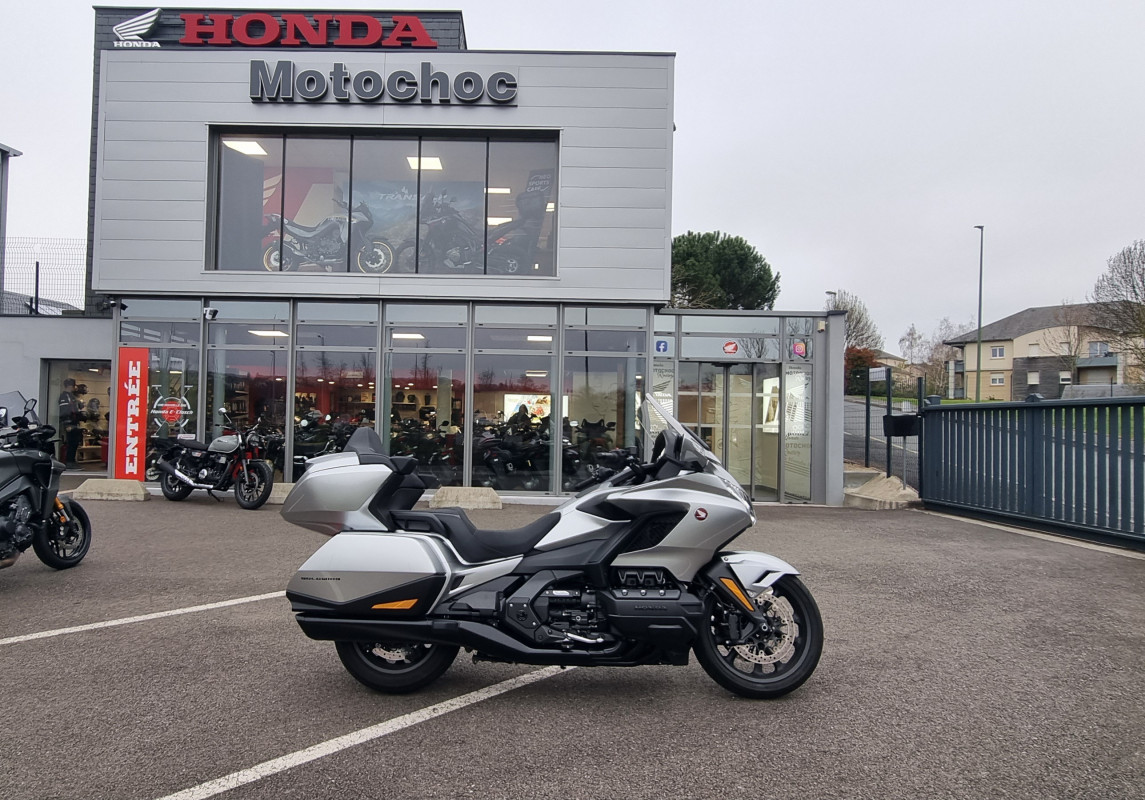 HONDA GOLDWING 1800 DCT MOTOCHOC  ONET LE CHATEAU 
