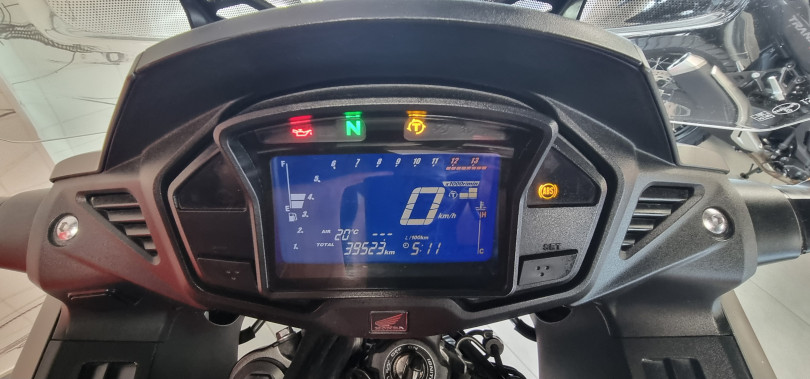 HONDA CROSSRUNNER 800 - ONET LE CHATEAU